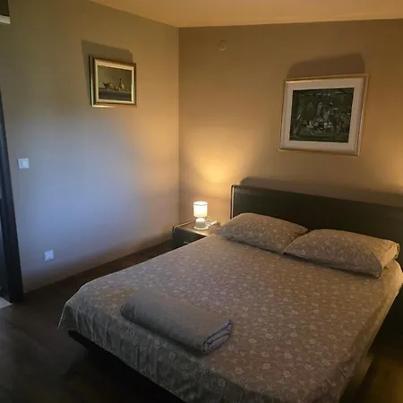Petra Apartment *